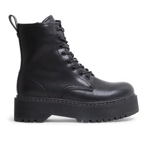 NWT Brand New Steve Madden Bettyy Black Combat Boots S:9 - Grunge Punk Goth